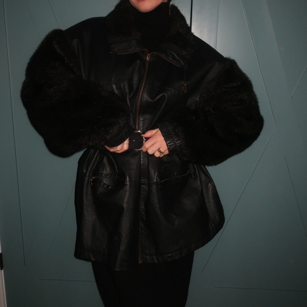 Avenue Black Leather Jacket with Faux Fur Sleeves🐻